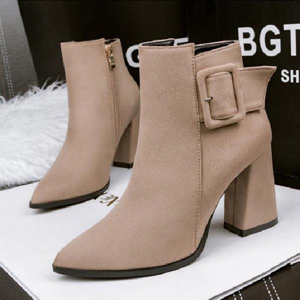 

No.55 Мода Заостренный Мартин Сапоги Женские Матовые Грубые Каблуки Короткие Сапоги Пояс Пряжка Высокие Каблуки Сапоги Женская обувь