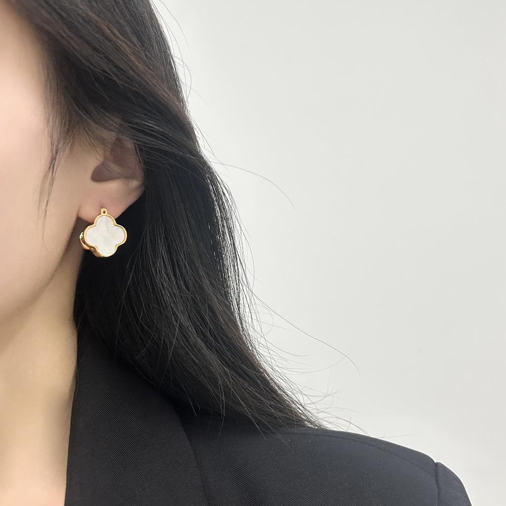 Lucky Clover Earrings Earrings Mother Of Pearl Light Luxury Fashion Personality Minimalist Light Luxury Premium Commuter Earrings
