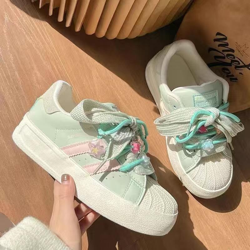 Dopamine color shell head thick baseplate shoes women's 2025 spring new student little white shoes niche original chic shoes