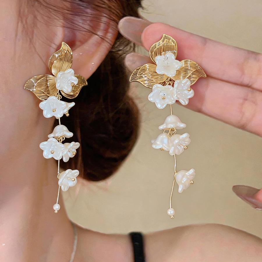 Silver Needle Pearl Flower Tassel Stud Earrings - Elegant High-end Fashion Accessories for Women