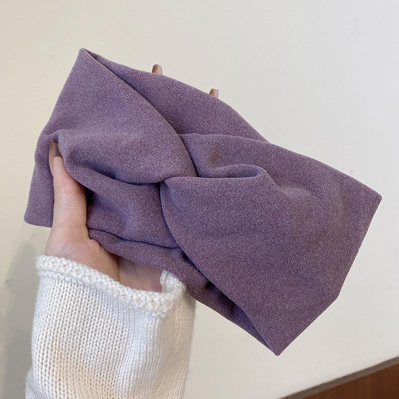 Autumn & Winter Korean Style Women's Wide Brim Hairband - Gentle, Simple Headscarf for Daily Wear