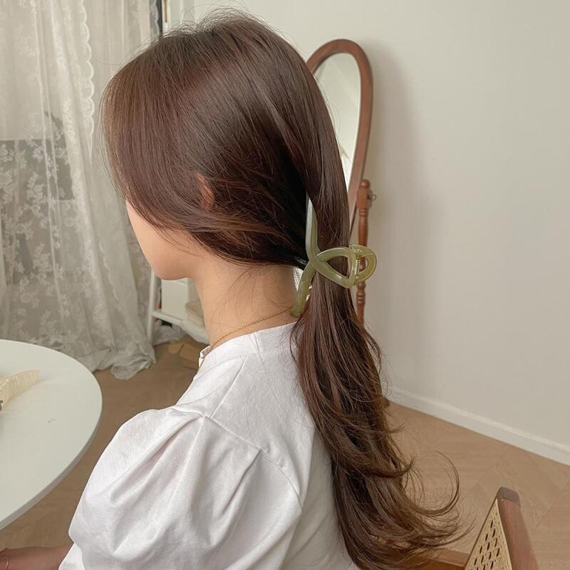 Letripper Women s Hair Clip Cross Overfit Twist ivory