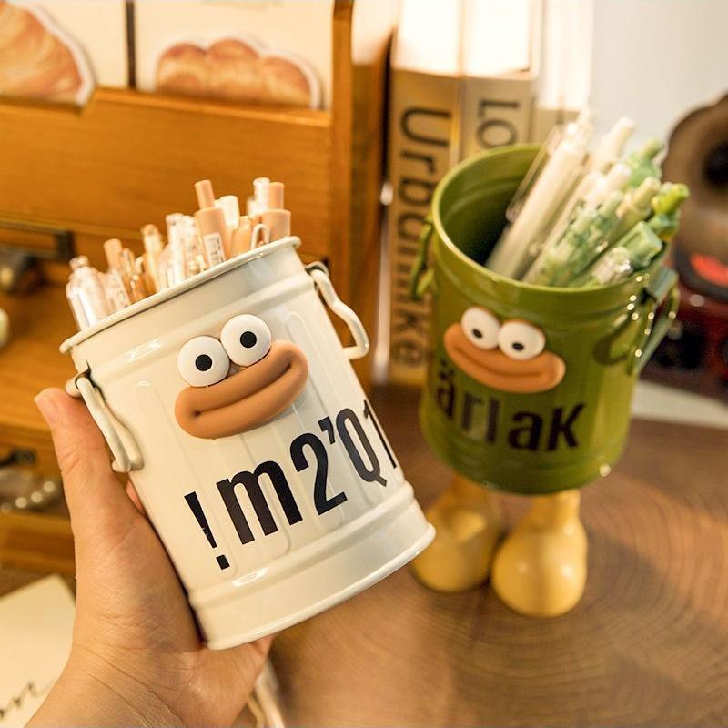 1 Pc Cartoon Pen Holder, Simple Storage Holder, For Office Storage, Desk Storage, Home Study Storage (random Letter Stickers)