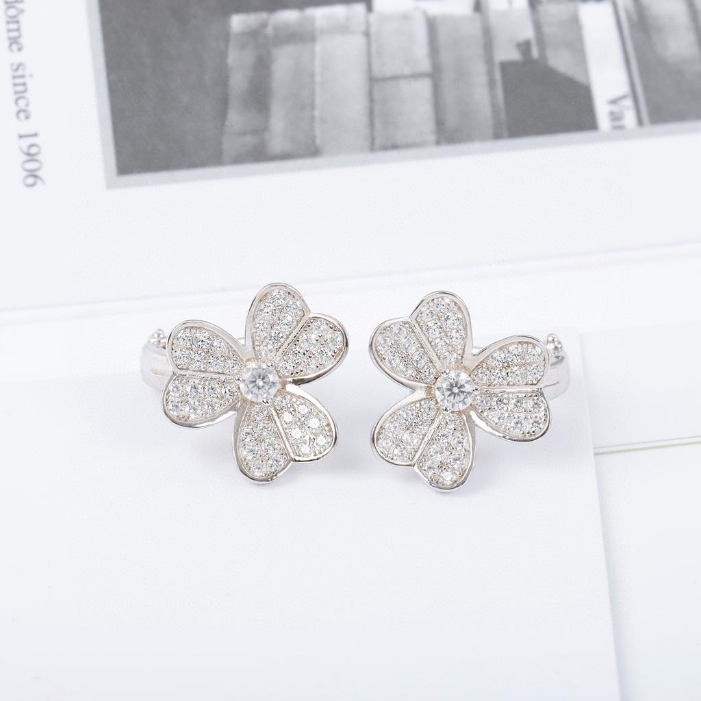 New Vintage Hot Brand Earrings Luxury Jewelry for Women Fashion Designer Eardrop Pure 925 Sliver Women's Flowers Clip Earrings