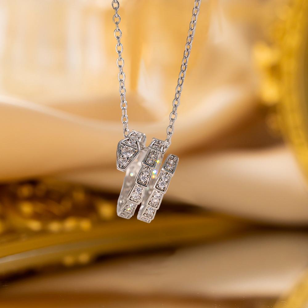 Elegant Luxury Full Zircon Copper Micro Inlaid Necklace Women Simple Exquisite Collarbone Chain Necklace