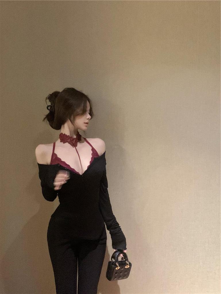 Women’s Black One-Shoulder Long Sleeve T-Shirt - Sexy, Waist-Tight, Irregular Design for Autumn/Winter.