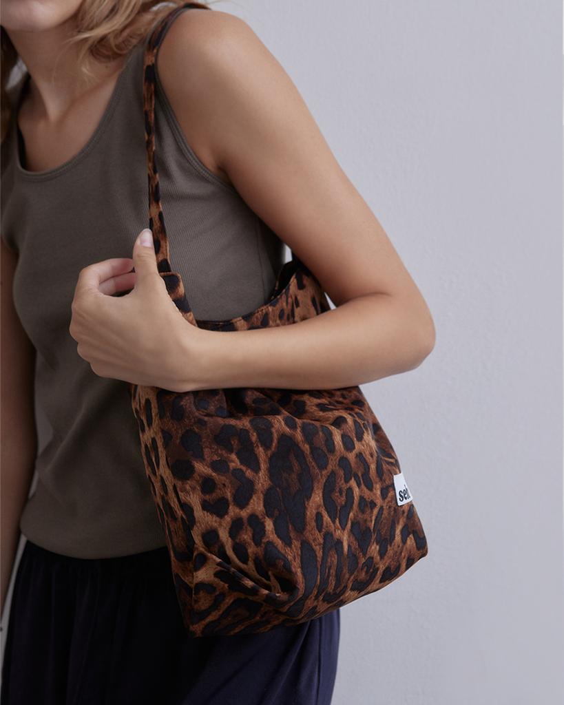Sehr Leopard Bucket Bag (Brown)