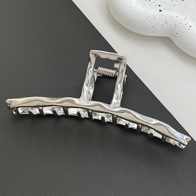 Clips de păr metalic elegant cu formă de rechin: Accesoriu de păr elegant, de înaltă calitate, pentru femei