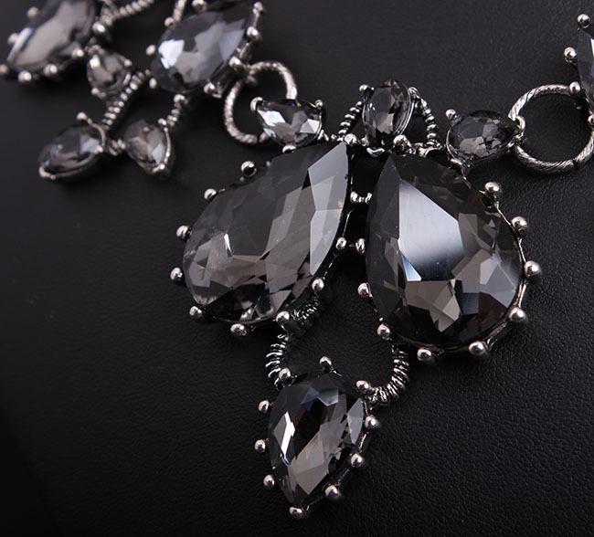 Colier Claviculă Retro European-American cu Gemă de Cristal pentru Femei