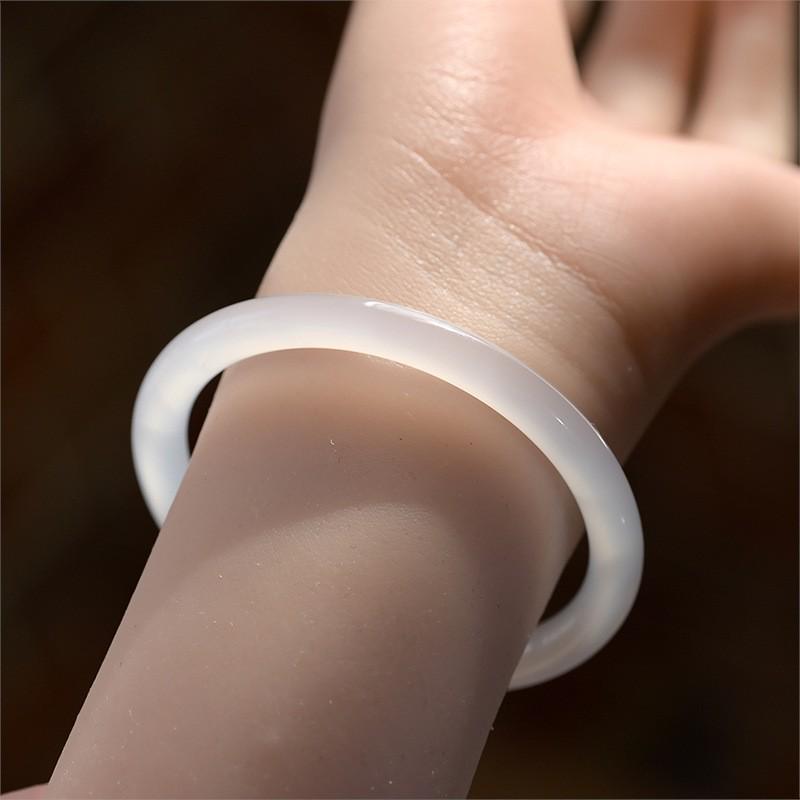 Natural Lychee Frozen Agate Round White Chalcedony Crystal Bracelet for Women