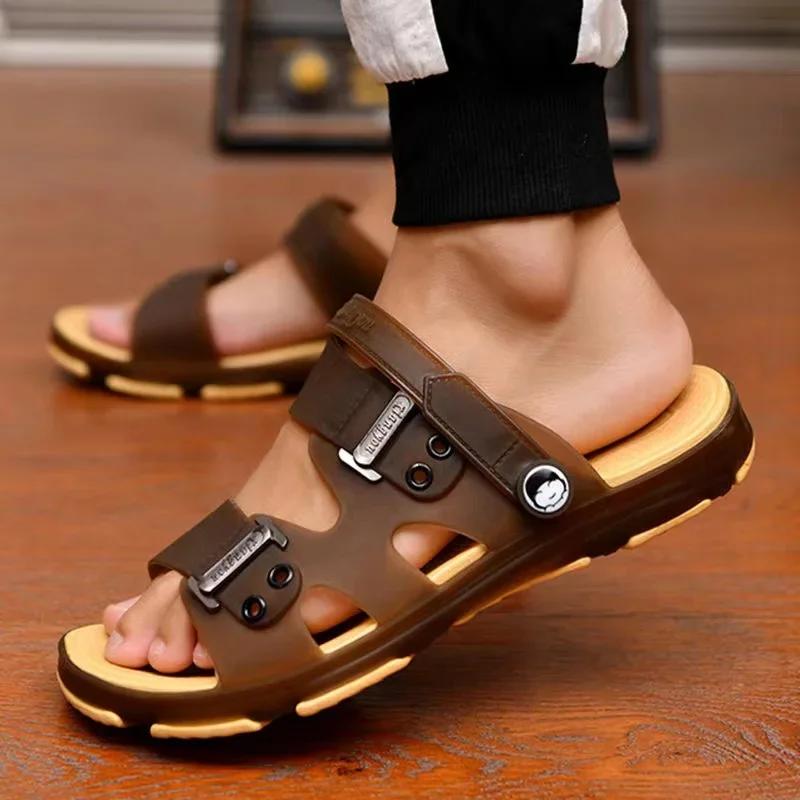 Men's Flip Flops Beach Slippers Sandals Summer Men's Flat Shoes Antiskid Fashion Designer Slippers Rubber Casual Shoes 2025