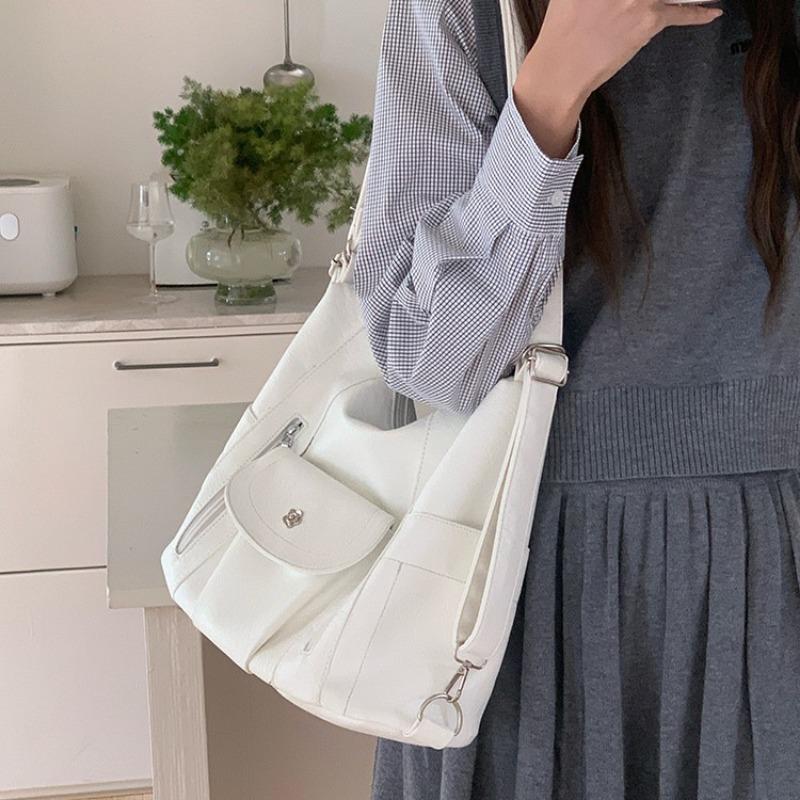 A Retro Soft Leather Large-capacity Adjustable Single-shoulder Tote Bag