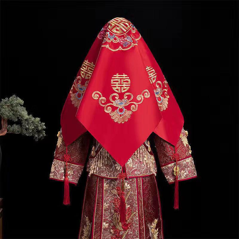 

Червона фата Весільна сукня Сюхе: Китайська вишивка на атласі з марлею