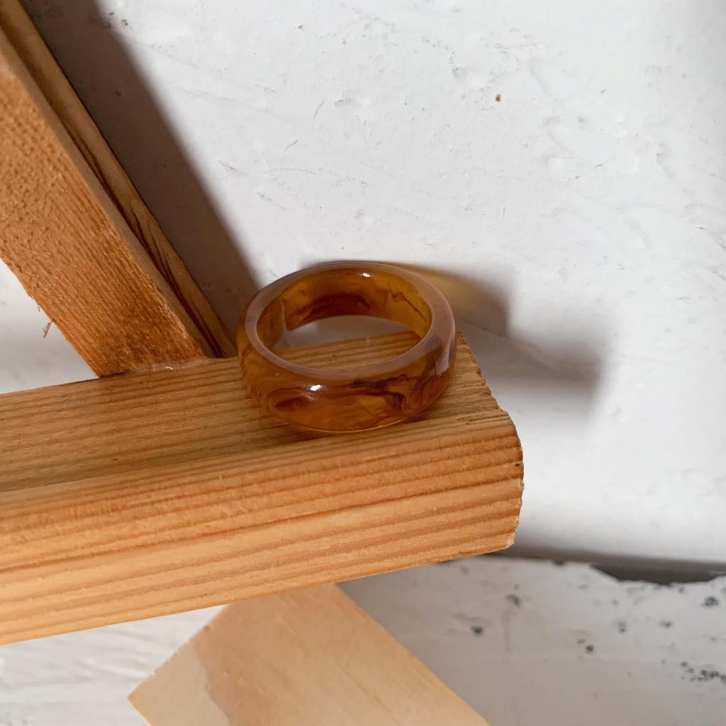 Women's High-End Amber Resin Statement Ring - Versatile Cold Style for Index Finger