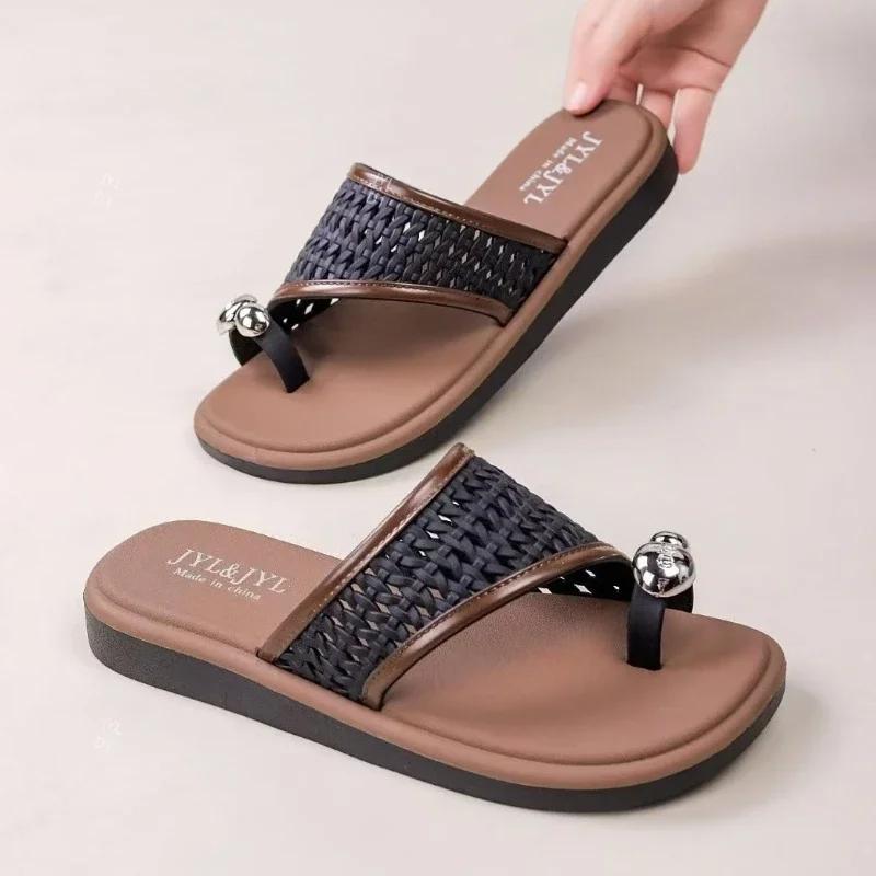 Fashion Retro Hollow Woven Design Flat Slippers Women Fashion Metal Decoration Clip Toe Flip-flops Comfortable Non-slip Beach Sandals