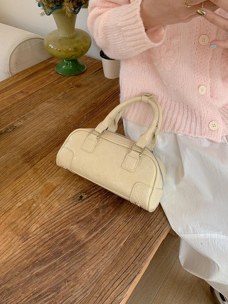 Niche Portable Bowling Bag Women's New Spring Fashion Pillow Bag Messenger Bag