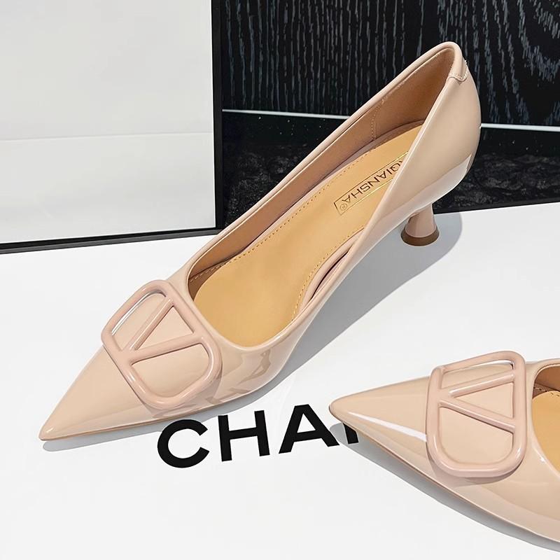 Profesionální neunavené nohy vysoké podpatky dámské černé raný podzim 2024 nové špičaté temperamentní lakované kůže lehká ústa jehlové boty