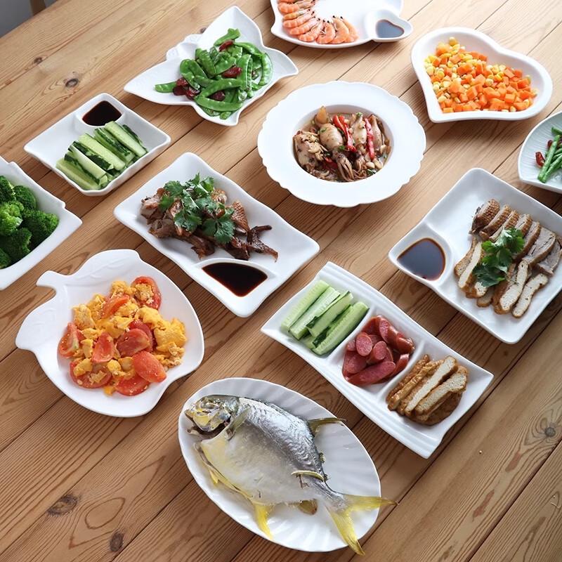 White Ceramic Heart-Shaped Dinner Plate