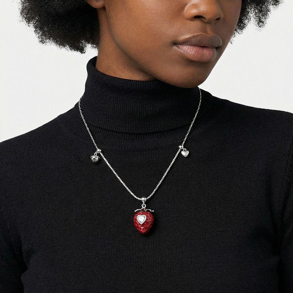 Niche Red Strawberry Love Necklace Girl Clavicle Chain Love Zircon Pendant  Lady