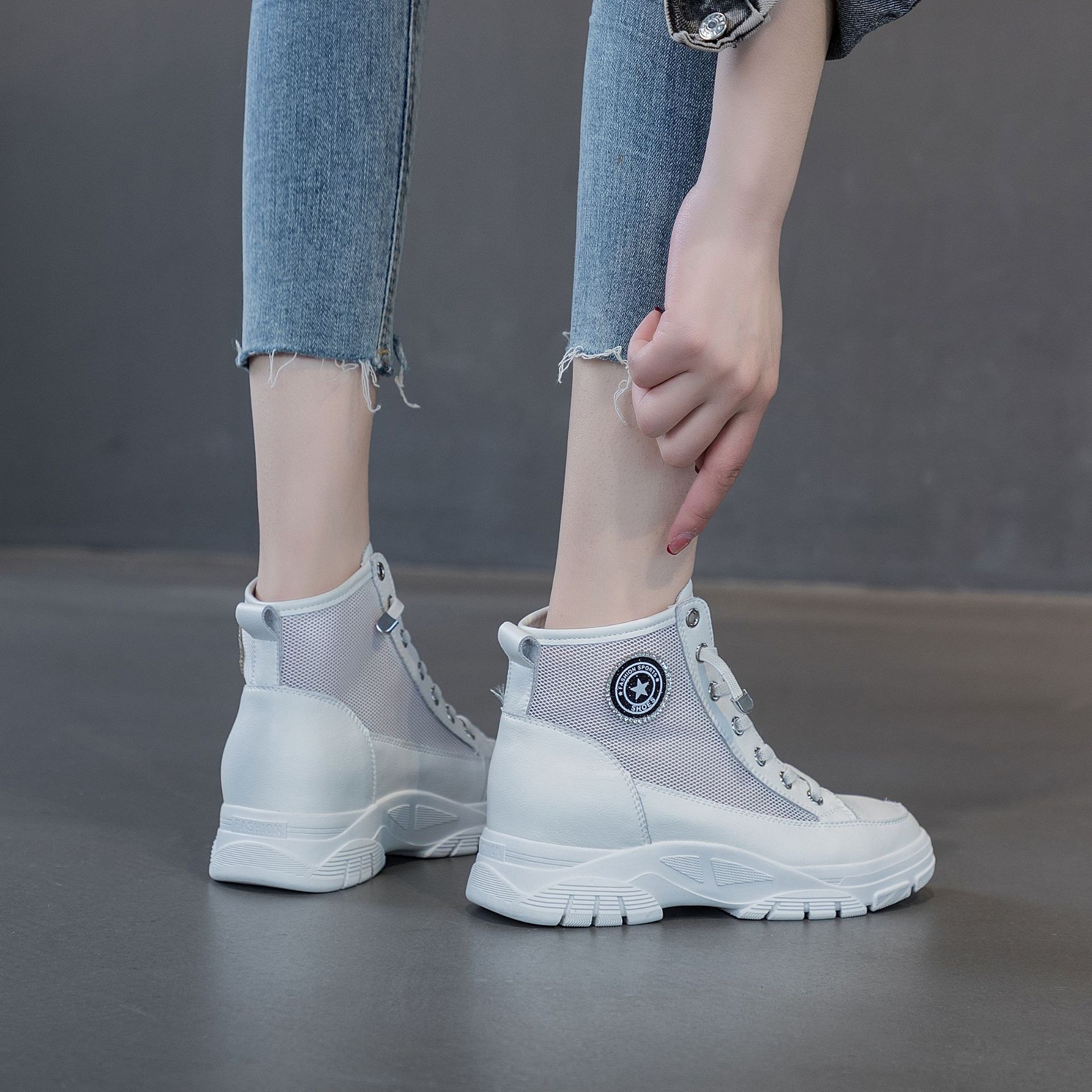 

Little white shoes women 2025 spring height increase new Internet celebrity fashion shoes student shoes ins tide sports shoes 40