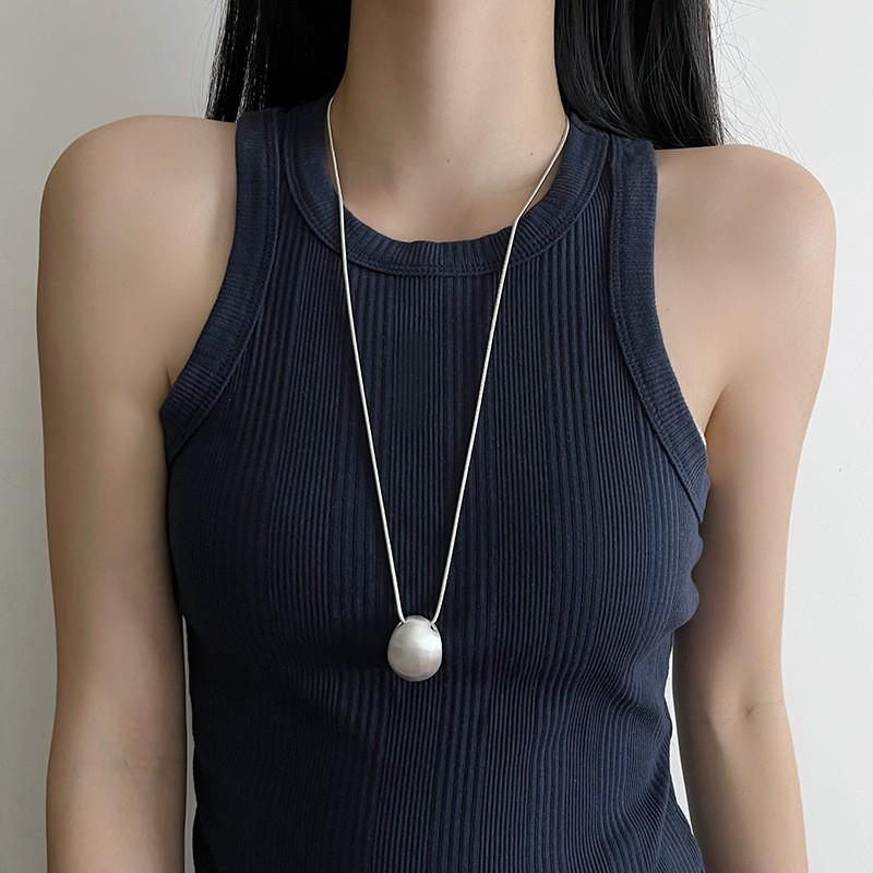 Asian Blogger-Inspired Saddle Bag Necklace: Luxury Women's Niche Sweater Chain Accessories