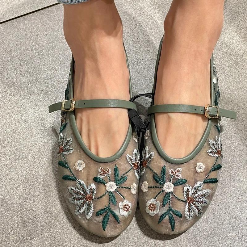 Fashion 2025 New Retro Flower Embroidery Mesh Ballet Flats for Women Plus Size Summer Fashionable Breathable Round Toe Mary Jane Shoes