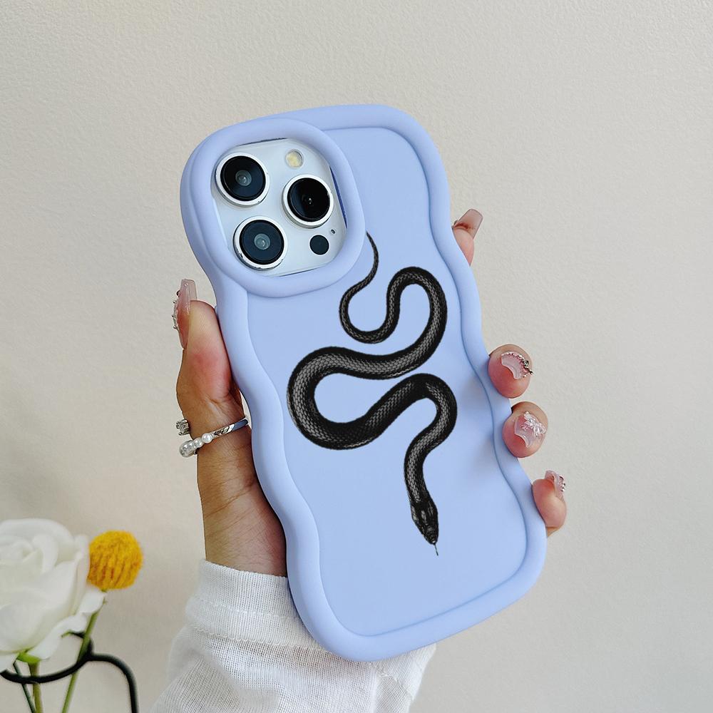 

Чехлы для телефонов N71 Black Gold Snake Macaron Wavy Edge для iPhone 16 Pro Max Samsung S24 S23 Ultra A35 A54 A55 Xiaomi Redmi Note 13, противоударный чехол Realme C67 4G