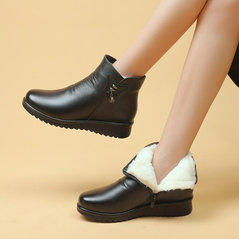 Leather Boots Winter Flat-bottomed Short Boots Female Mothers Warm Cotton Shoes Soft-soled Non-slip Thickened Plus Velvet Women's Shoes