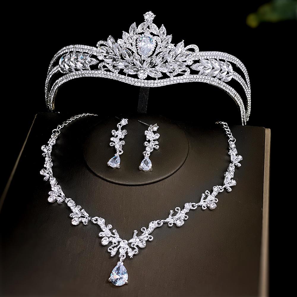 Crystal Grand and High End Wedding Necklace Crown Headwear Bride's Three Piece Set  Korean Style Fairy Beauty Wedding Dress Accessories  Silver