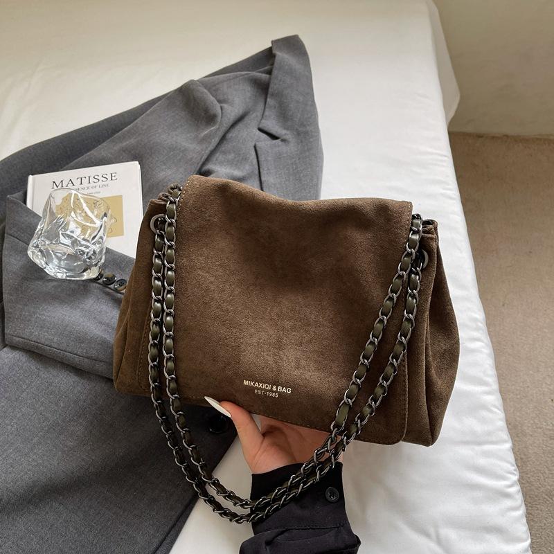 Textured Chain Versatile Women's Bag New Popular Fashion Large-capacity Leisure Commuting Shoulder Armpit Bag