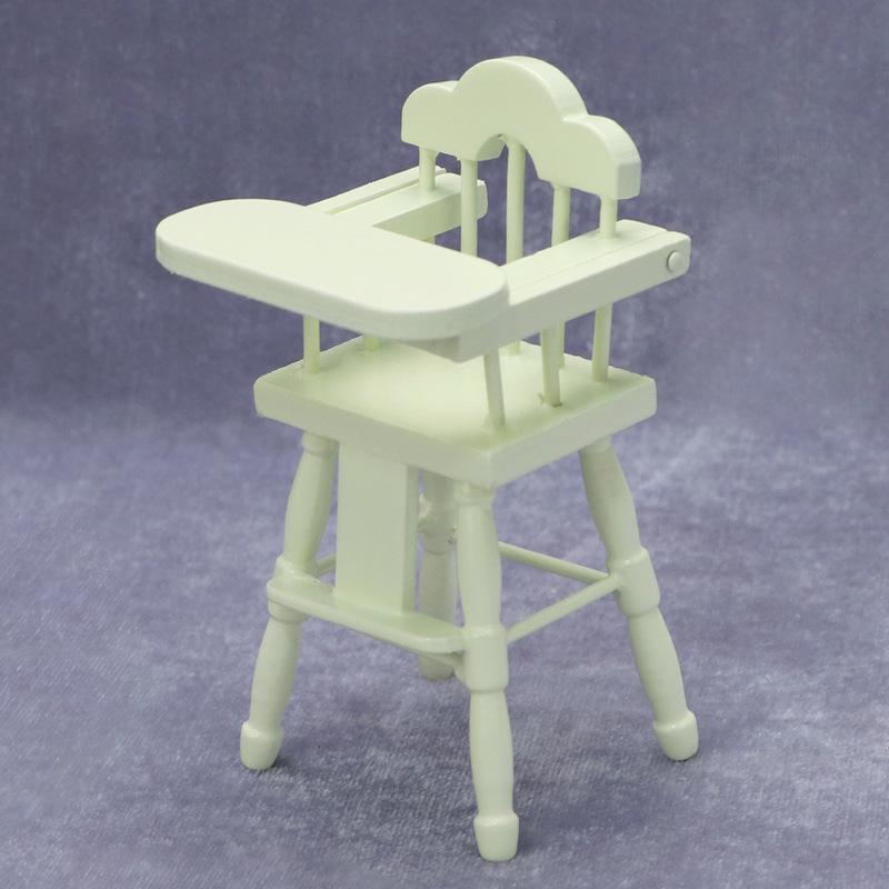 

1:12 Dollhouse Oak Baby High Chair in Natural Finish for Miniature Restaurant Scene