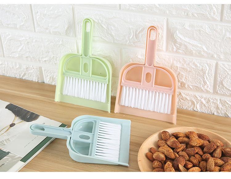3pcs Set Desktop Mini Broom Dustpan Set Hamster Pet Cleaning Brush Keyboard Brush Plastic Shovel Brush