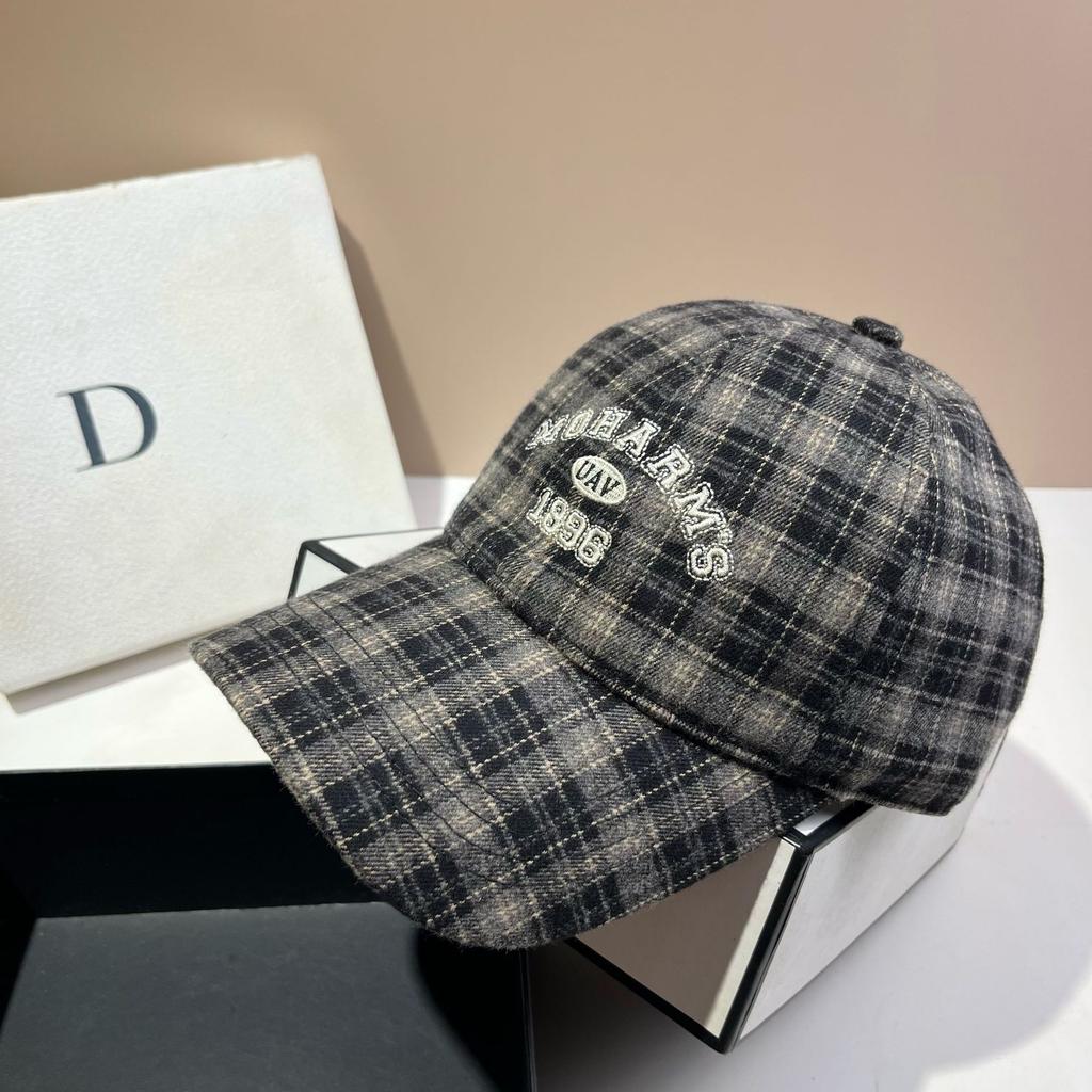 Ins College Style Plaid Baseball Cap England Polished Cotton Cap Men And Women Couple Hat
