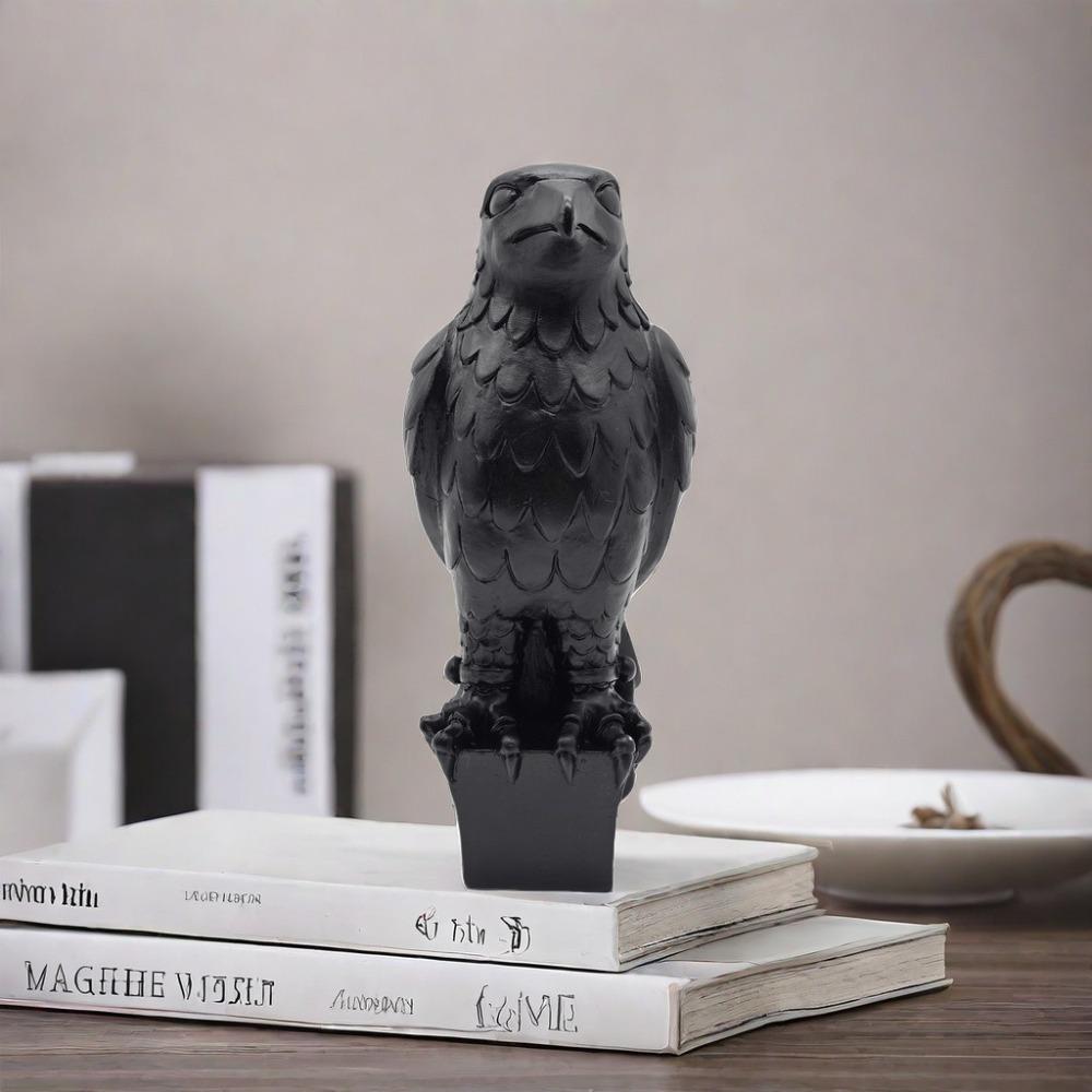 Retro Hawk Desk Ornament Resin Crafts Animal Sculpture Black Eagle Statue Home Office Garden Decor