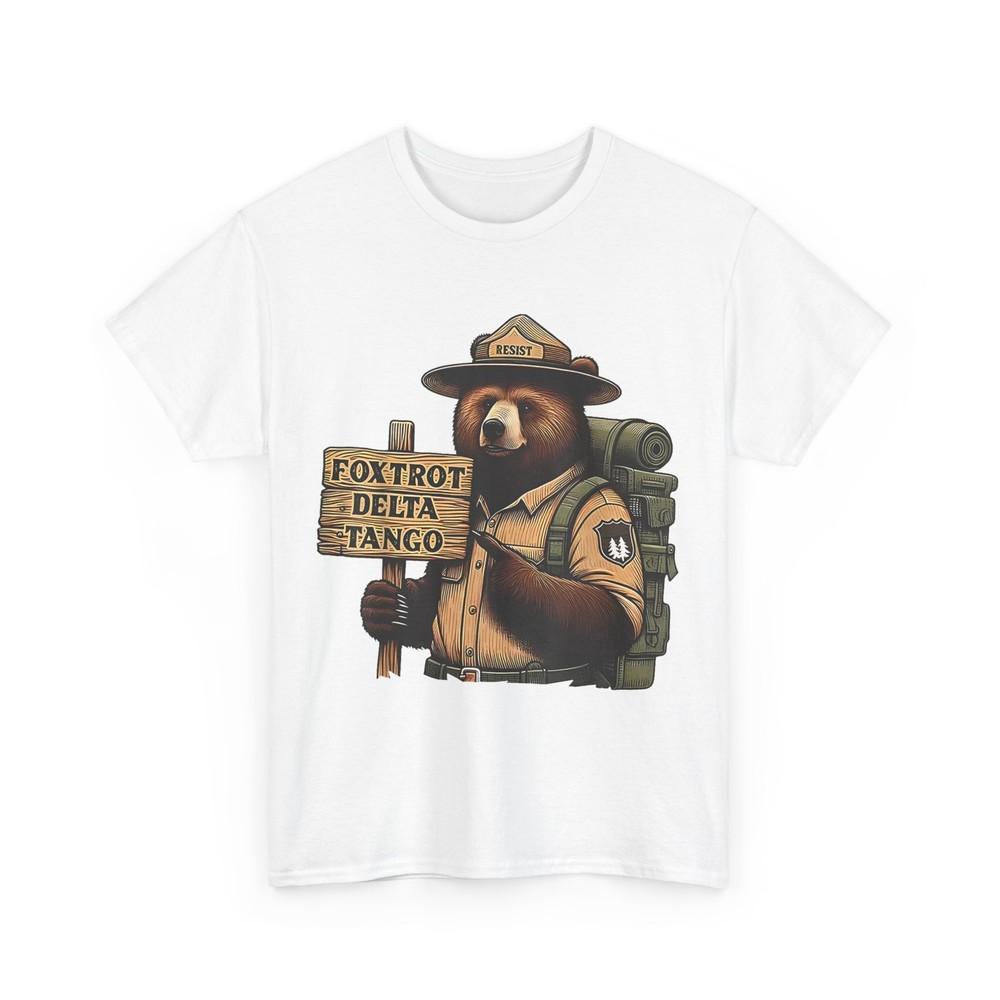 

Футболка Resist Bear, Foxtrots Delta Tangos Национальный лес Поддержка Женская Мужская Футболка L