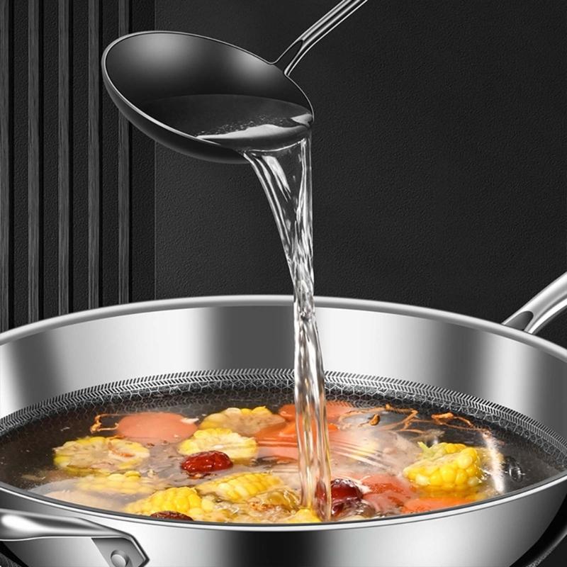 Oil Separators Spoon Wood Handle Iron Spoon Metal Frying Spatula Easy to Clean Kitchen Tool for Cooking and Stir Frying