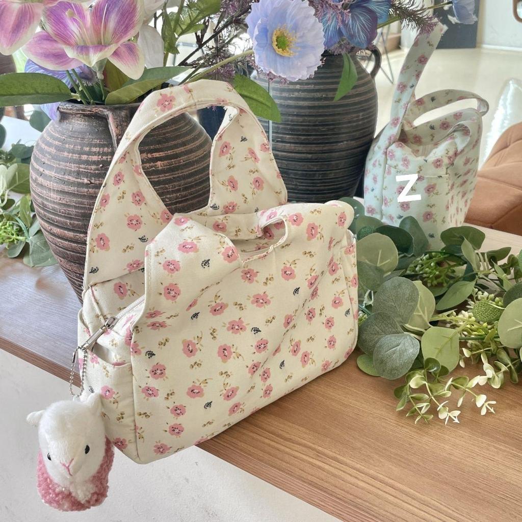 Schicke Tragetasche aus floralem Canvas - Stilvoll & Süß für den Arbeitsweg