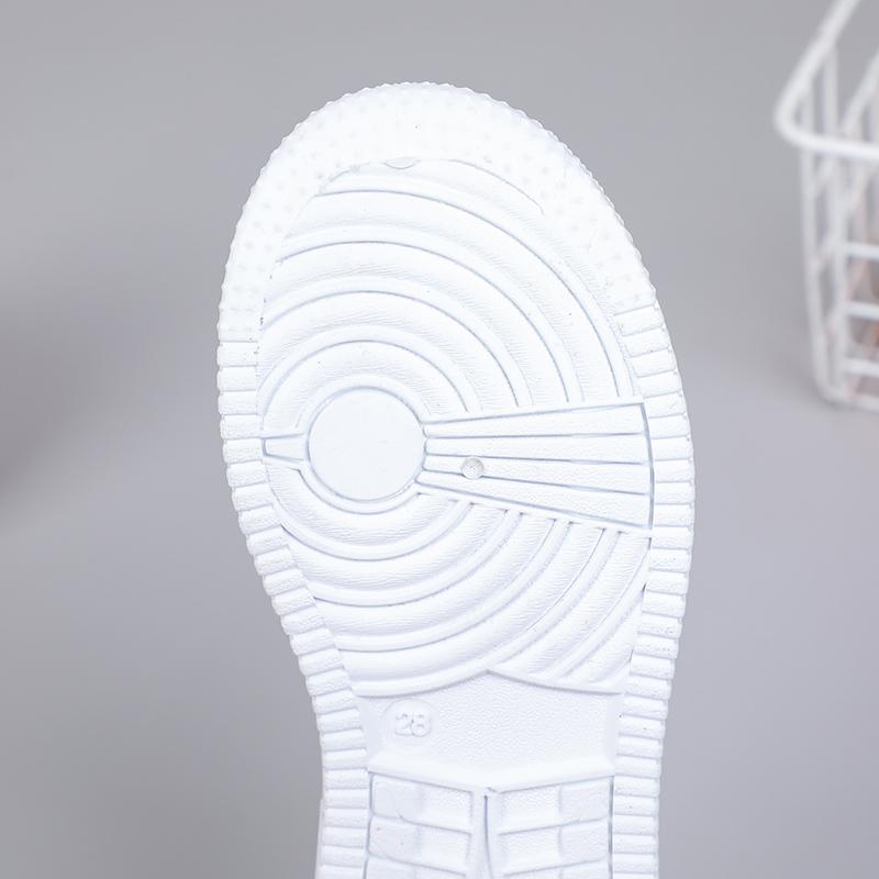 Tenisowe trampki dziecięce letnie nowe chłopięce dziewczęce buty sportowe codzienne buty deskorolkowe siatkowe oddychające miękkie podeszwy dziecięce małe białe buty