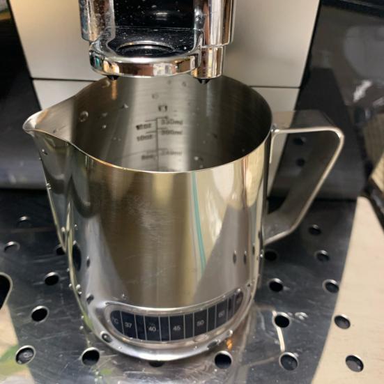 Temperature Sense Milk Frothing Pitcher Large Capacity Stainless Steel Food-grade Milk Latte Cup for Bakery