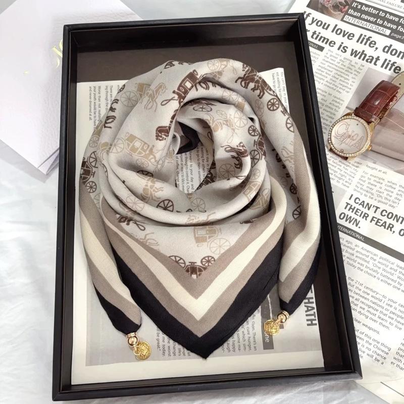 1Pc Magnetic Closure Versatile Neck Scarf Elegant Painted Pattern Luxury Silk Scarf Gift Necklace Cloth Accessories