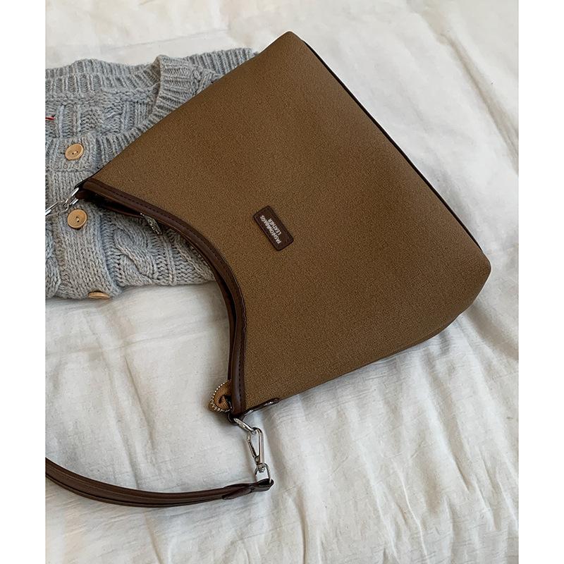 Underarm Bag Women's 2025 New Autumn and Winter Fashion Simple Shoulder Bag Korean Versatile Ins Commuter Messenger Bag