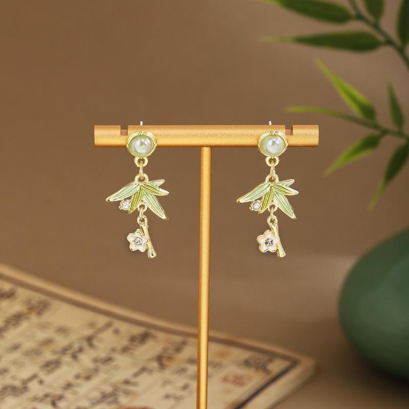 Silver NeedleEmerald Green Fan-shaped Bamboo Leaf Long Tassel Earrings Ancient-style Fresh and Sweet Ear Hooks
