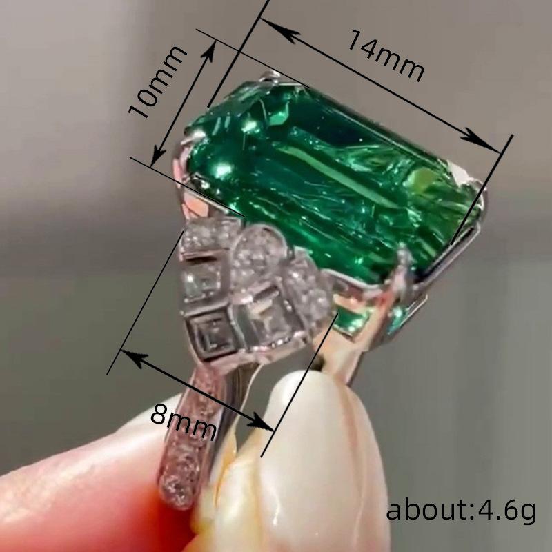 Huitan Big Green Cubic Zircon Women Rings Anniversary Party Luxury Accessories for Lady Birthday Gift Temperament Female Jewelry