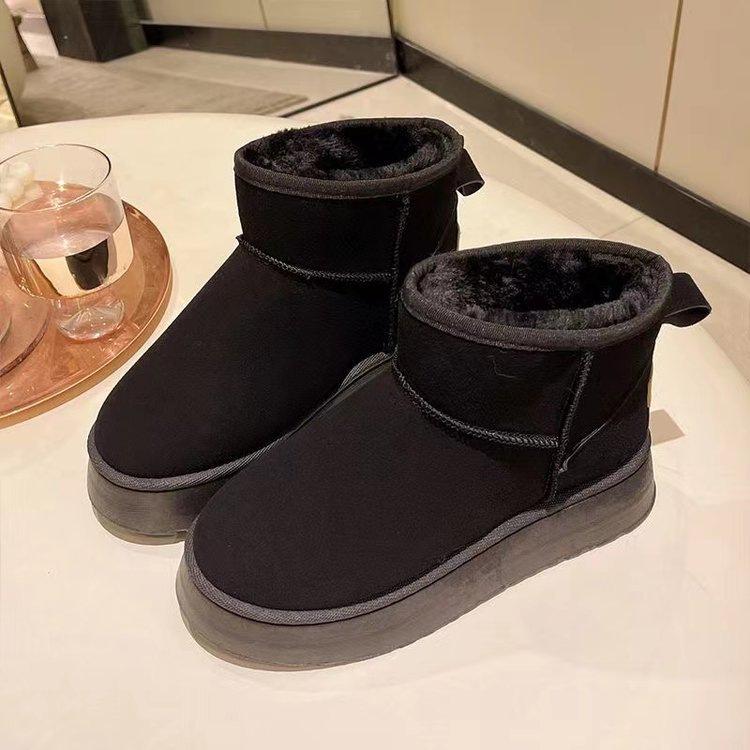 Winter snow boots thick-soled velvet women's 2025 new warm pedal cotton shoes non-slip thickened short foreign-style cotton shoes
