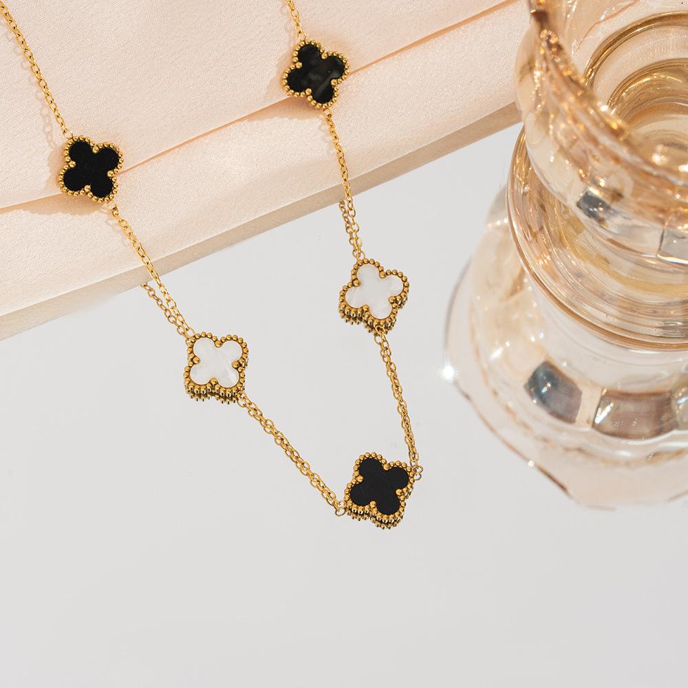 Halsband med fyrklöver för kvinnor, premiumkänsla, dubbelsidigt titanstål, ingen färgförlust, premiumkänsla, tröjkedja