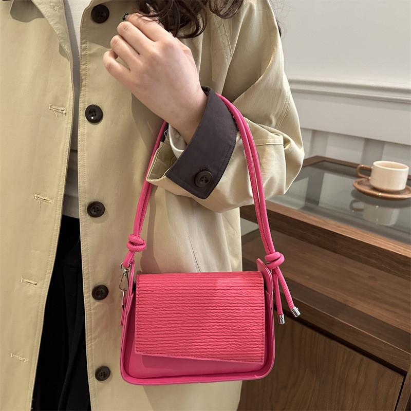 Pu Material Elegant Square Tote Bag For Women Ideal For Use Everyday