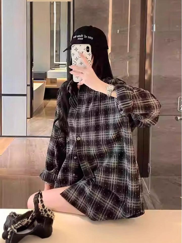 Karohemd mit Strasssteinen verziert: Modischer lockerer Damen-Strickjacke mit langen Ärmeln für Frühling und Herbst.