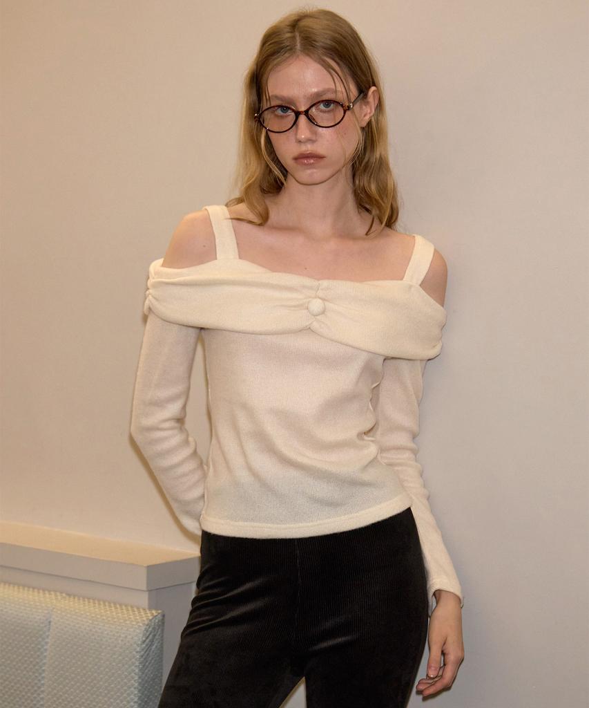 SALON DE YOHN Button Point Off Shoulder T_ Ivory