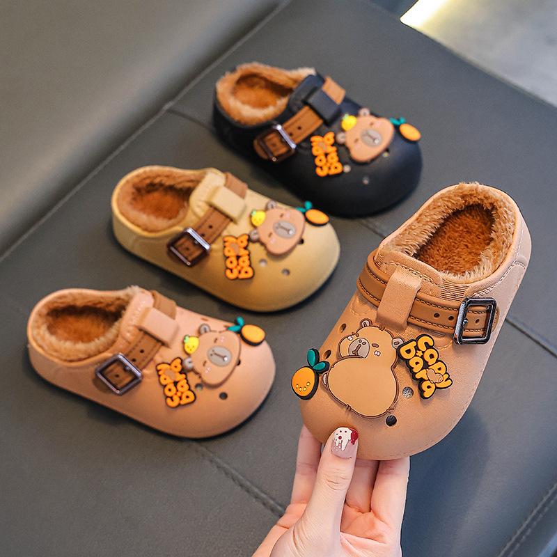 Kapibara children's cotton slippers for winter, warm and plush-lined, waterproof, suitable for boys and girls, for outdoor wear, with covered heel