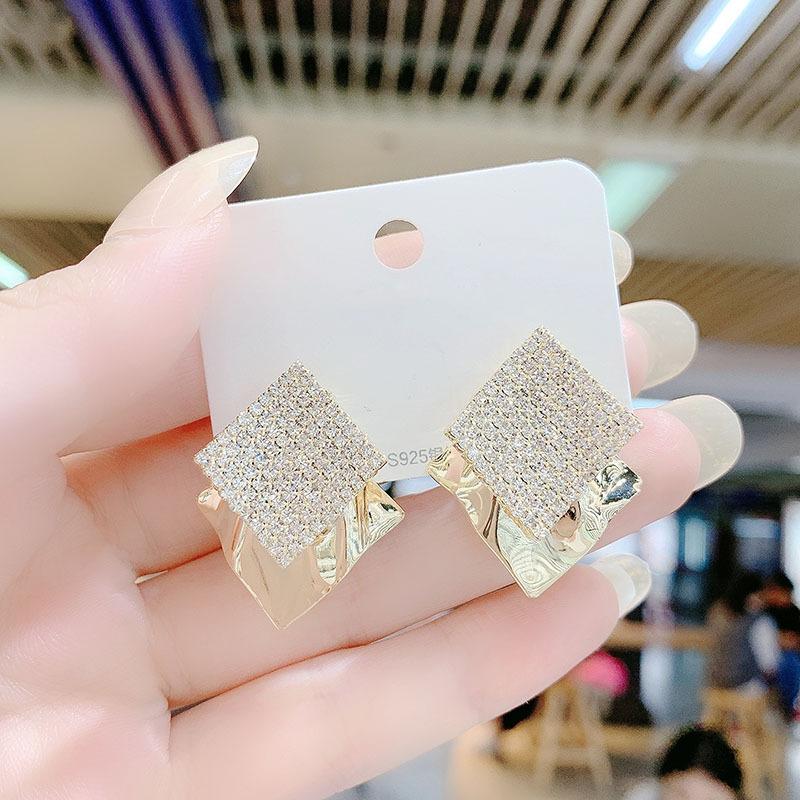 New Fashionable Diamond Earrings with Superb Charm, Unique Simplicity, and Internet Celebrity Earrings